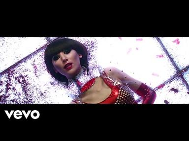 Yeah Yeah Yeahs - Heads Will Roll (Official Music Video) - YeahYeahYeahsVEVO